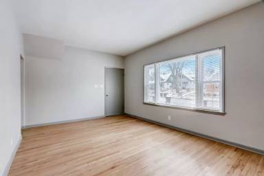 Main picture of 6811 W Lloyd St