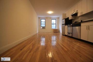 Main picture of 212-18 E 89th St