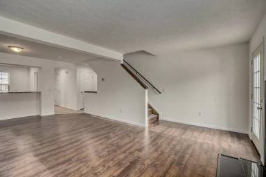 Main picture of 1600 Athens Dr