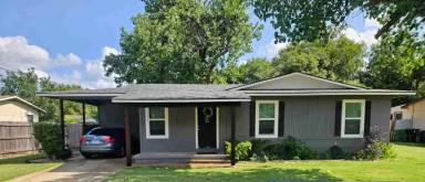 Main picture of 903 W Doyle St