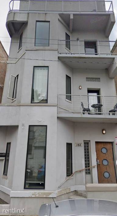 Main picture of 149 W Schiller St