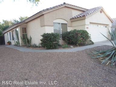 Main picture of 1731 E Countrywalk Ln