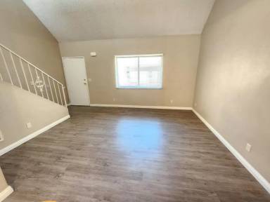 Main picture of 5205 Gray Ln