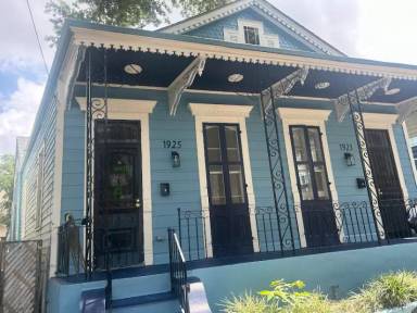 Main picture of 1923 Bayou Rd