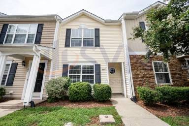 Main picture of 3107 Ivey Wood Ln
