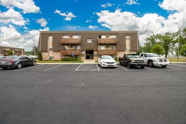 Main picture of 1155 N Elm St