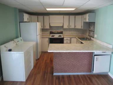 Main picture of 132 14 Ave