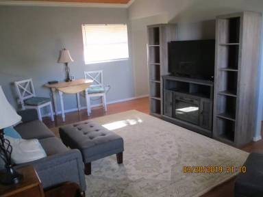 Main picture of 1869 Rainbow Cir