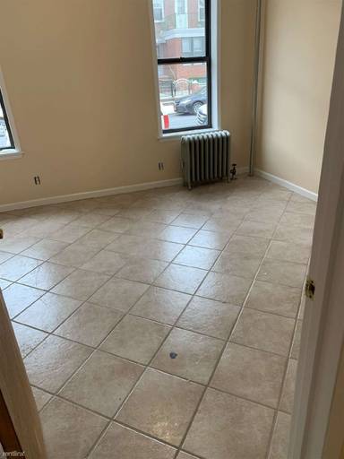 Main picture of 1724 W 1st St