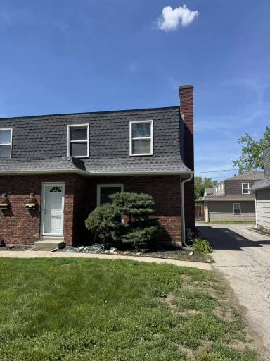Main picture of 7108 W 67th St