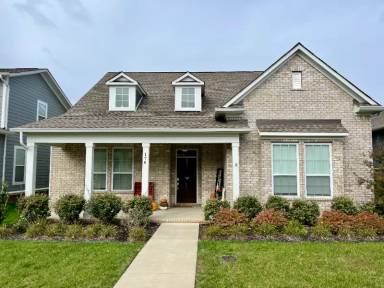 Main picture of 176 Ashington Cir