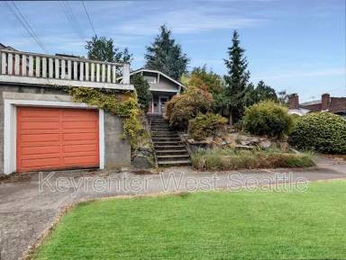 Main picture of 2412 E Louisa St