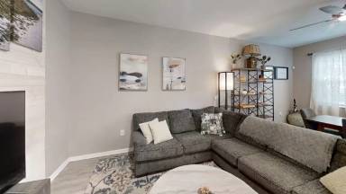 Main picture of 8511 Golf Way