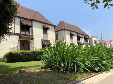 Main picture of 1616 Huntington Dr
