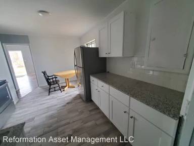 Main picture of 108 Cole St