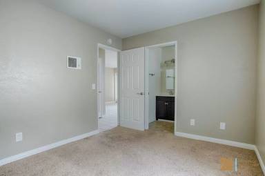 Main picture of 4255 Winona Ave