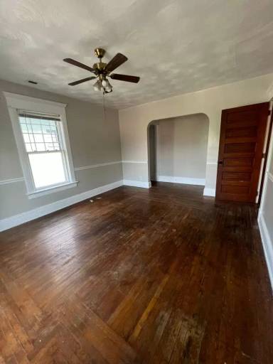 Main picture of 617 E Main St