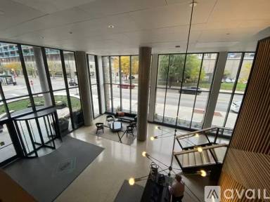 Main picture of 939 W Madison St