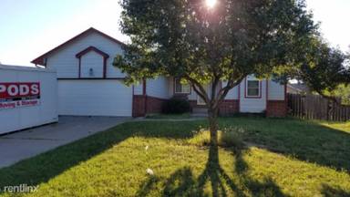 Main picture of 3530 N Governeour St