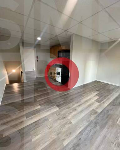 Main picture of 449 E High St