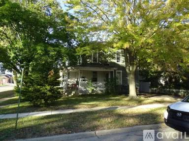 Main picture of 124 S Ottawa St