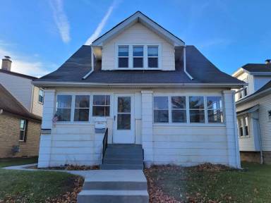 Main picture of 2211 S 56th St