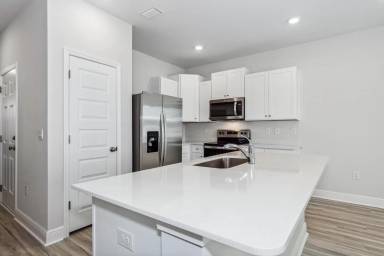 Main picture of 1778 Oak Dr