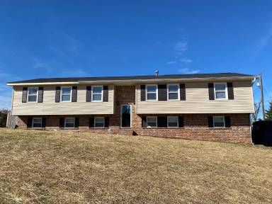 Main picture of 2719 Nile Rd