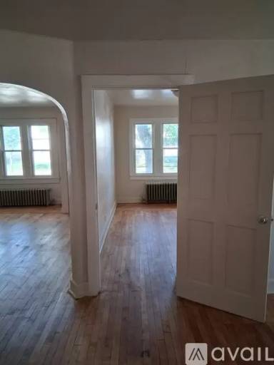 Main picture of 1708 S 81st St