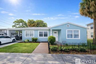 Main picture of 1110 N Sapodilla Ave