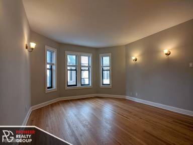 Main picture of 4034 N Ashland Ave