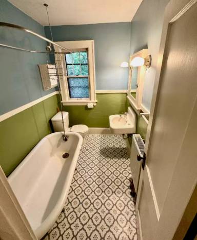 Main picture of 931 Ashland Ave
