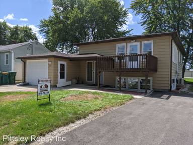 Main picture of 233 Mason Ct