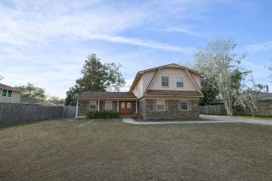 Main picture of 7 Mitchell Ave