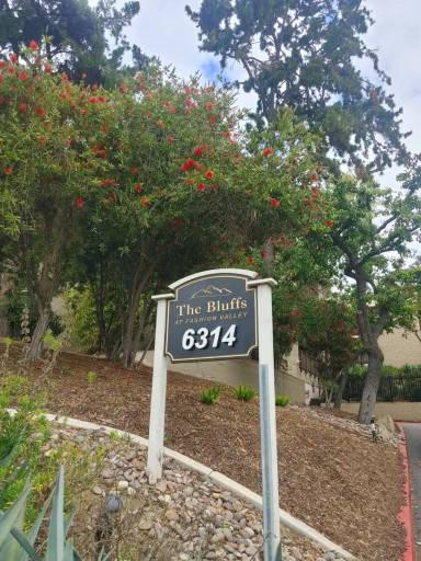 Main picture of The Bluffs at Fashion Valley