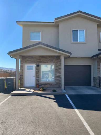 Main picture of 102 E 600 S