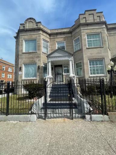Main picture of 401 S Homan Ave