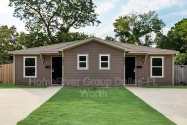 Main picture of 2635 Elsie Faye Heggins St