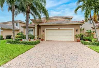 Main picture of 4475 Banyan Trails Dr