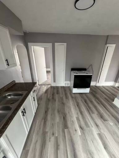 Main picture of 11526 Woodland Ave