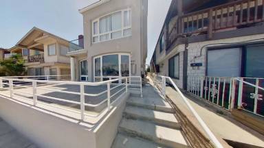Main picture of 813 E Bay Ave
