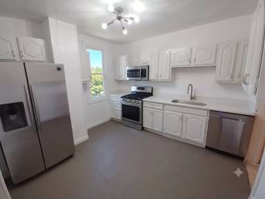 Main picture of 640 Lillian St