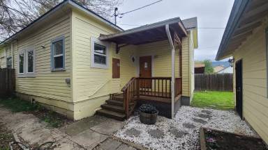 Main picture of 815 SW 4th St