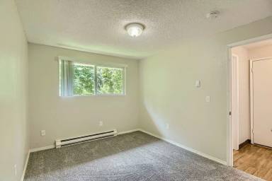 Main picture of 691 Molalla Ave