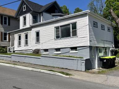 Main picture of 412 N 8th St