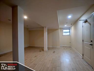 Main picture of 3709 N Wilton Ave