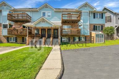 Main picture of 232 Pinewood Dr