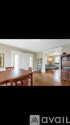 Main picture of 906 S Highland Park Ave