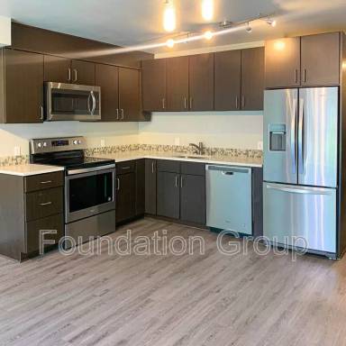 Main picture of 2400 E Boston St