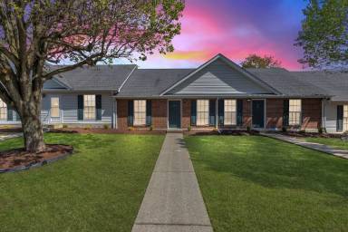 Main picture of 7222 Melrose Pl